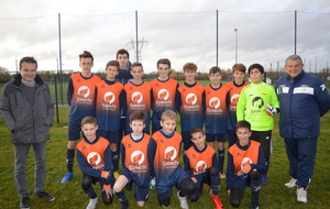 Les U15 vêtus de leurs nouveaux maillots ....