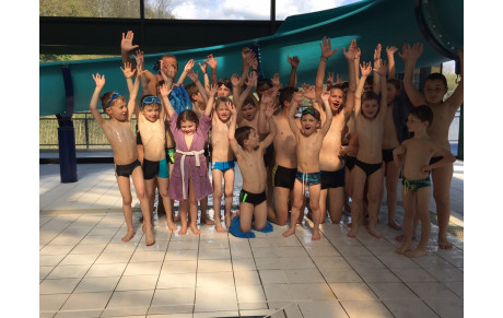 Au stage Multisports ,les enfants se jettent à  l'eau ...)