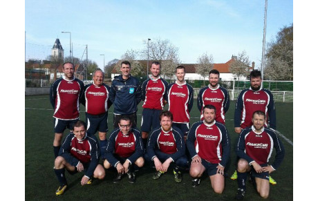 Les deux visages des vétérans.  Déjà la tête à la coupe. ...