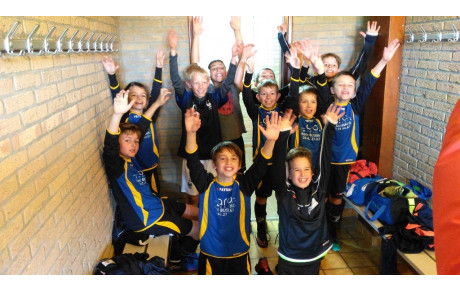 U10 la série continue ..